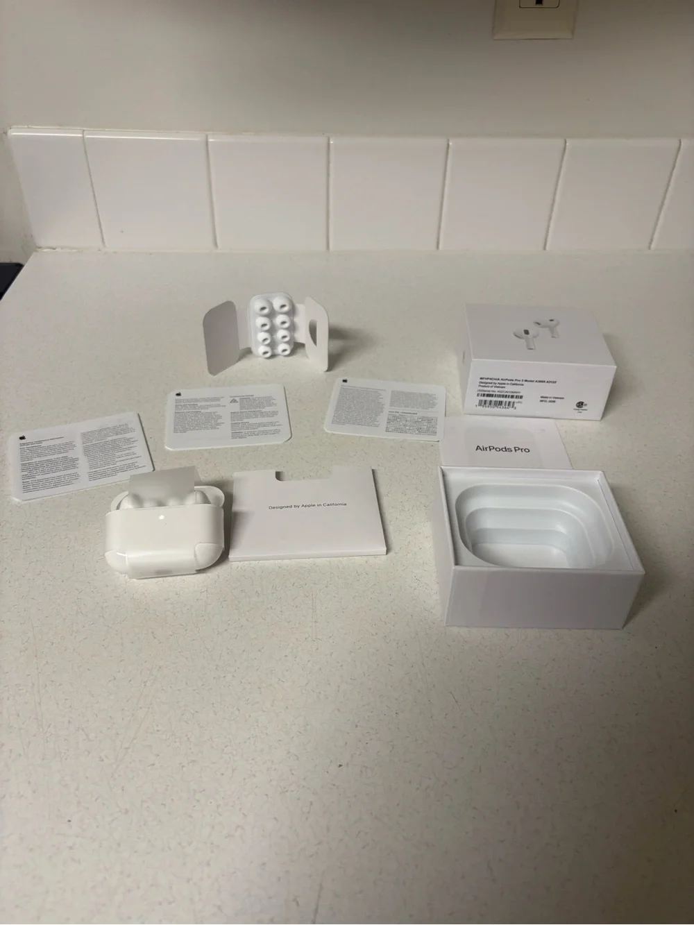 Apple White Earbud Headphones